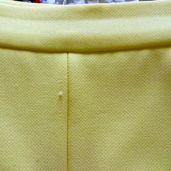 ZARA • yellow ruffle shorts • S - Picture 4 of 6